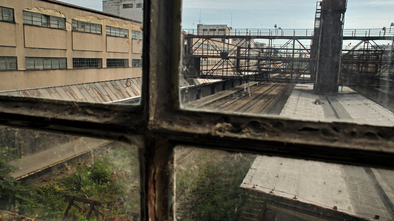 Srdcem are�lu b�val�ho n�kladov�ho n�dra�� �i�kov je industri�ln� pam�tkov� chr�n�n� budova.