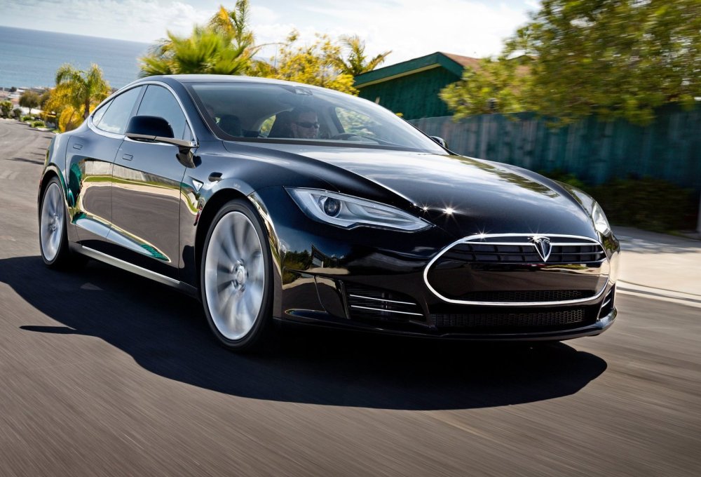 Tesla Model S Získala cenu v kategorii Luxusní auta & Vyšší střední třída.