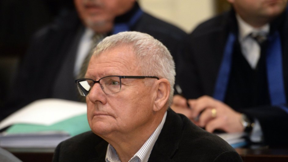 Tehdej jednatel ProMoPro Jaroslav Vesel u praskho mstskho soudu v listopadu roku 2014.