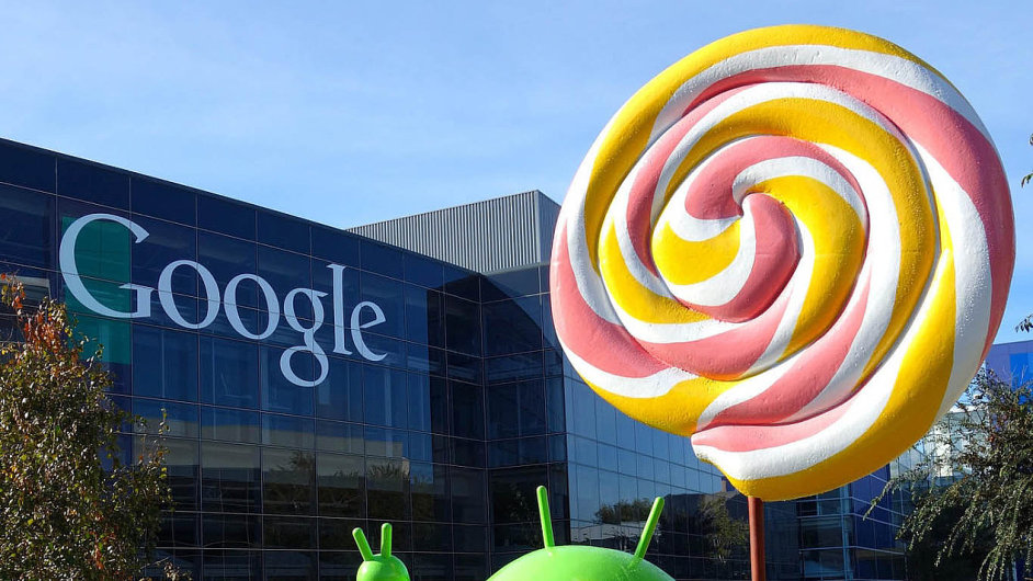 Leton symboly. Verze Android 5.0 je Lollipop, tedy lztko. Na snmku je symbolick postavika ped hlavnm sdlem spolenosti Google v Mountain View v Kalifornii.