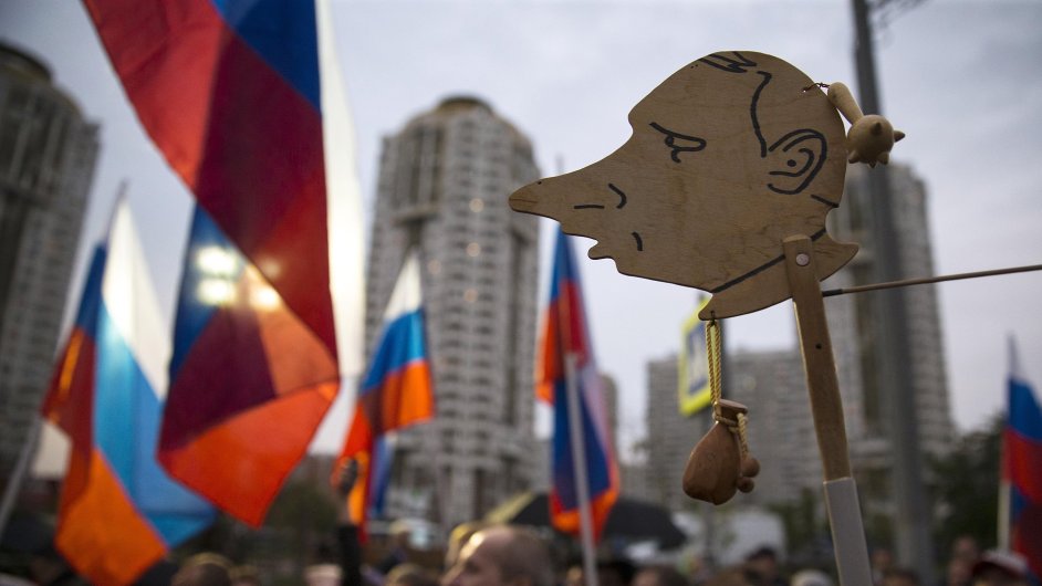 Karikatura ruskho prezidenta Vladimira Putina, kter se objevila na moskevsk demonstraci 20. srpna.