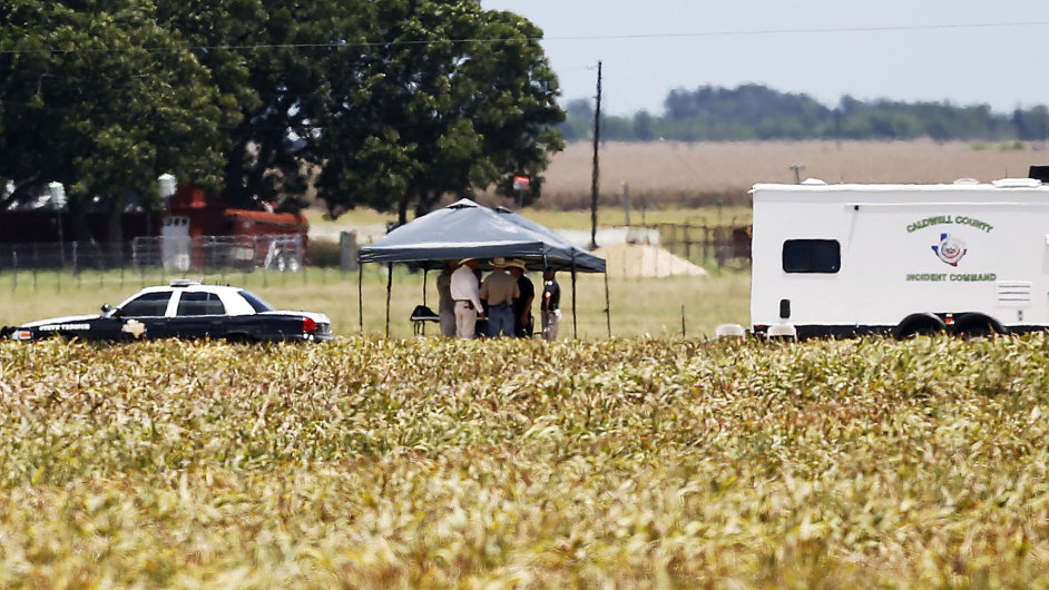 Policie vyetuje nehodu horkovzdunho balonu v Texasu.
