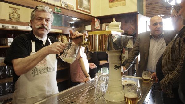 P�ijel jste autem? Hospod&scaron;t&iacute; nebudou moci nal&iacute;t lidem, kte�&iacute; by pak pod vlivem mohli n�komu ubl&iacute;�it.