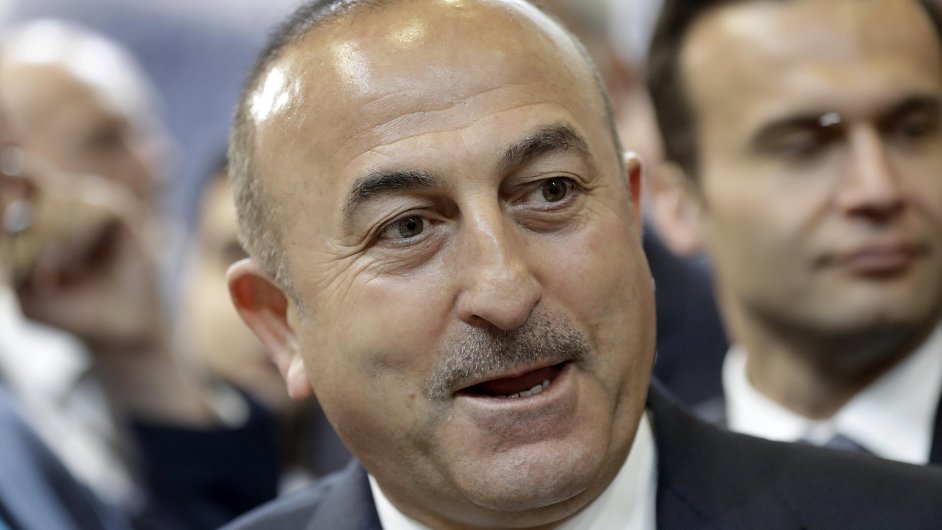 Tureck ministr zahrani avuoglu hroz sankcemi.