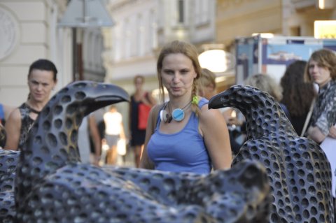 Snímek z úterní vernisáže Michala Gabriela na Šilingrově náměstí v Brně.