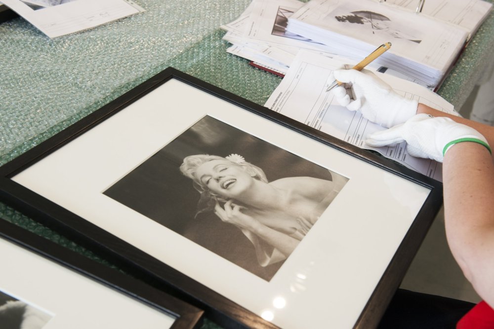 V zákulisí příprav výstavy Cecil Beaton - fotograf královen