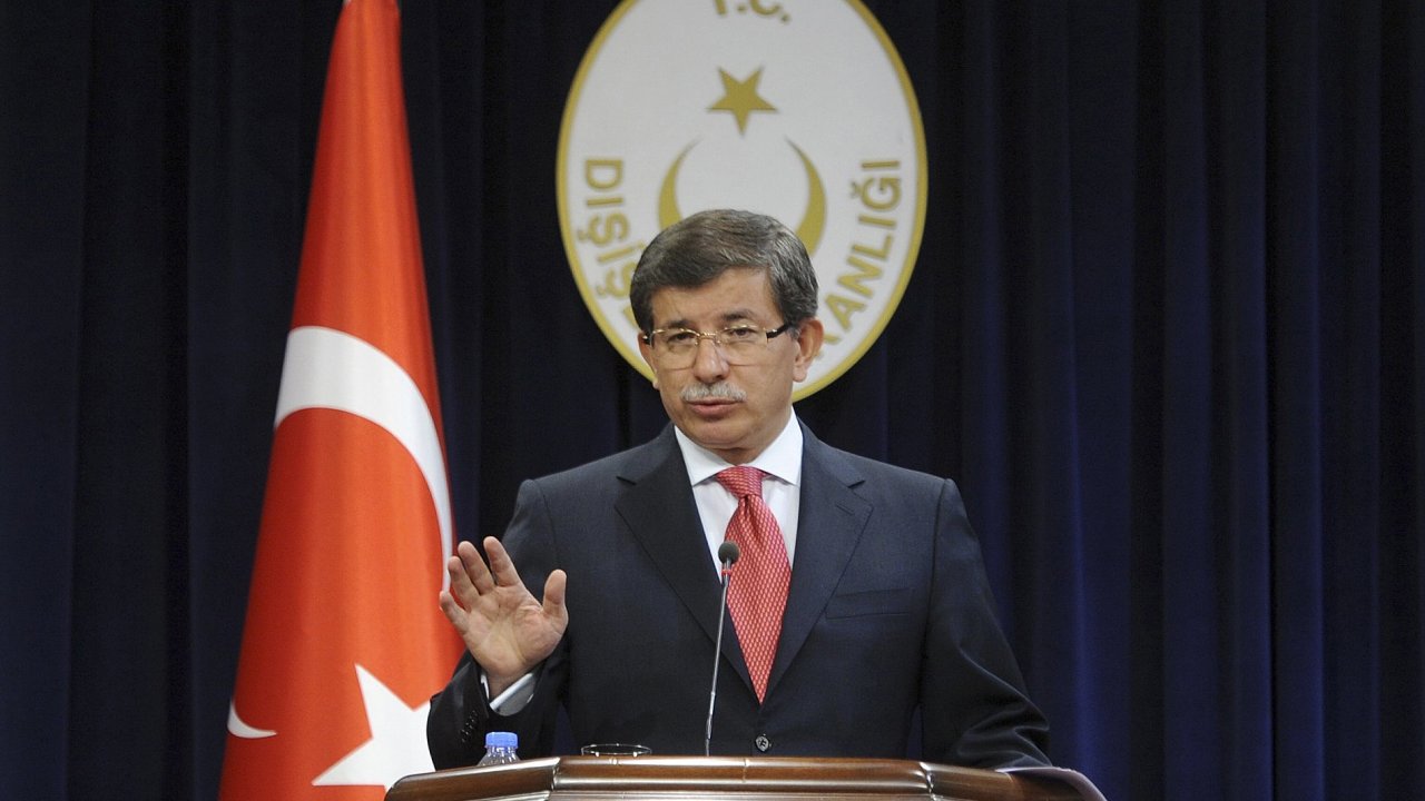 Tureck ministr zahrani Ahmet Davutoglu