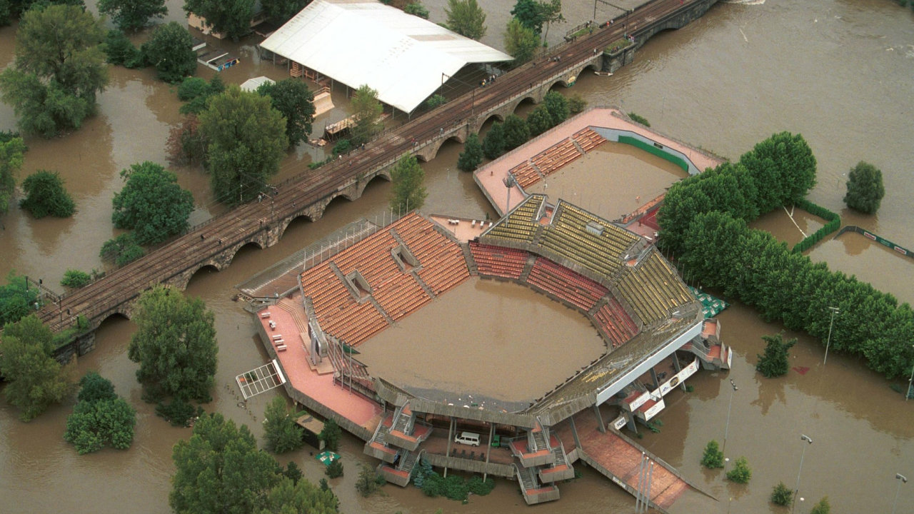 Arel prask tvanice pi povodnch v roce 2002