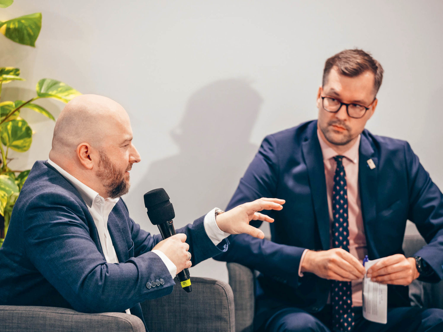 V debatě se vedle podílu českých firem na dodávkách pro Dukovany řešily také možnosti pojištění dodávek na Ukrajinu nebo v budoucnu pro malé modulární reaktory.
