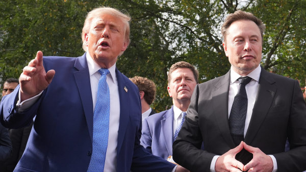Mezi pozvan�mi do B�l�ho domu byl i Elon Musk, jeho� soci�ln� s� X zahrnuje...