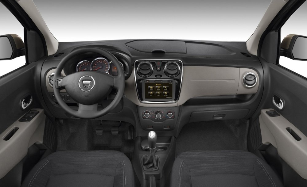 Dacia Lodgy Pro změnu palubka nejvyššího stupně Exception s dotykovým displejem multimediálního systému. Takové zařízení má u značky Dacia premiéru.