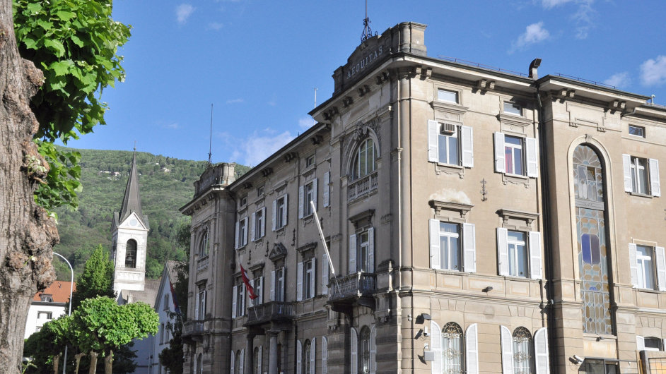 Budova soudu ve vcarsku, kde probh proces s manery MUS.