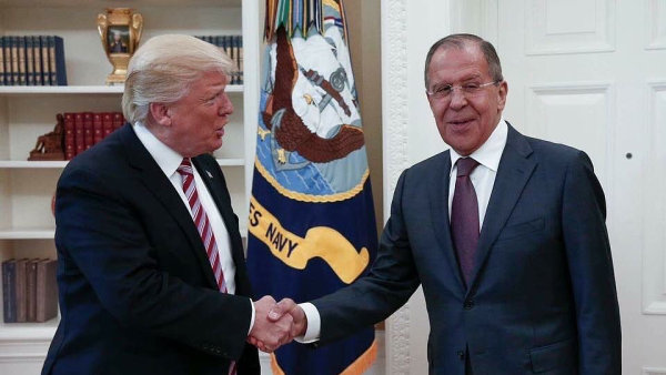 Comey je blázen, tato slova měla zaznít na setkání Trumpa s Lavrovem v minulém týdnu.