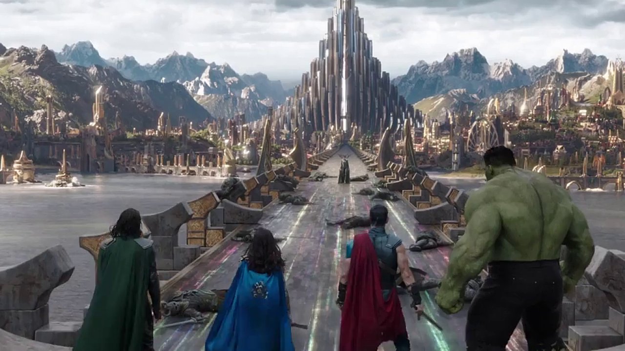 Film Thor: Ragnarok zaènou èeská kina promítat 26. øíjna.