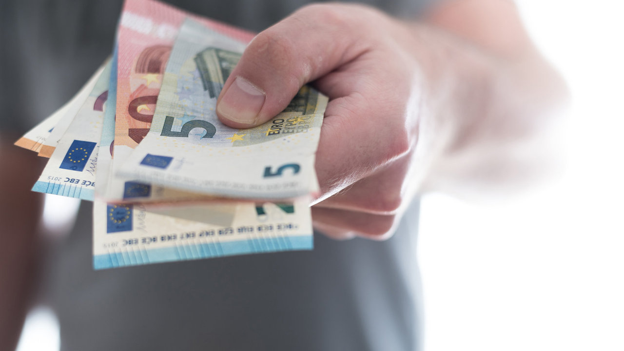 Ilustrační fotografie, Euro, bankovka, bankovky, peníze, měna, 2017