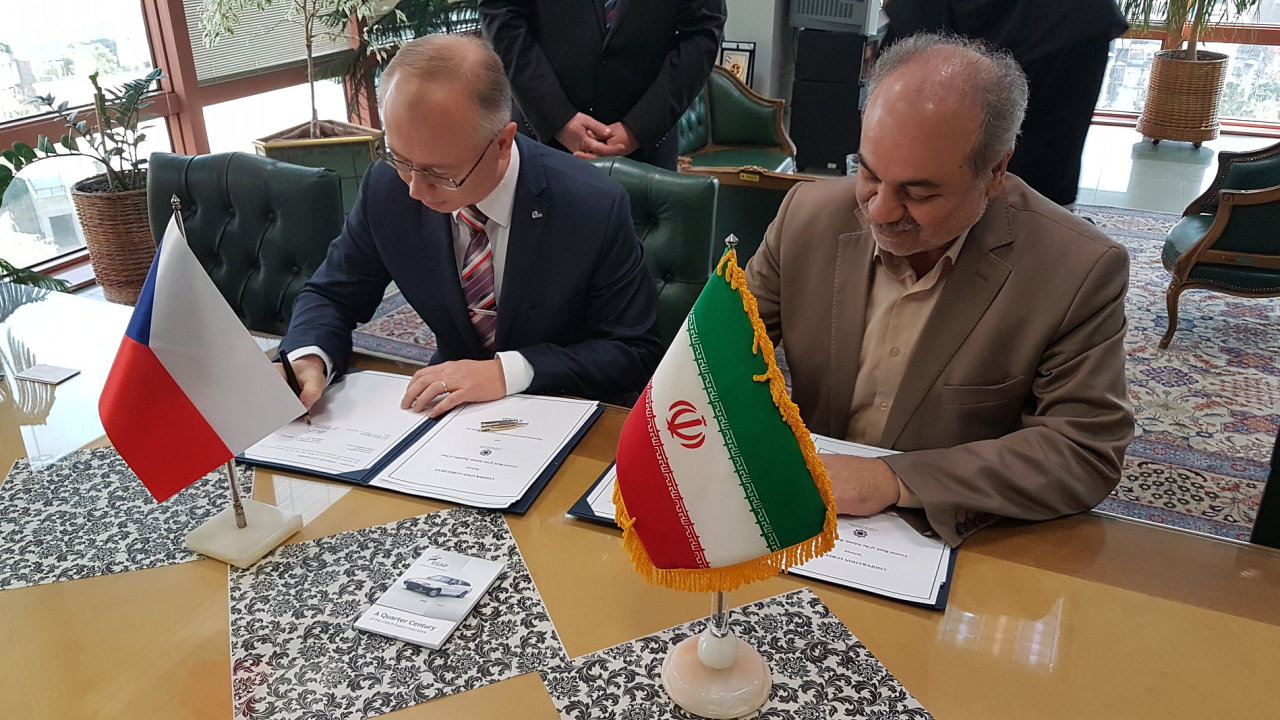 Dohodu podepsal v Tehernu mstopedseda pedstavenstva EGAP Marek Dlouh.