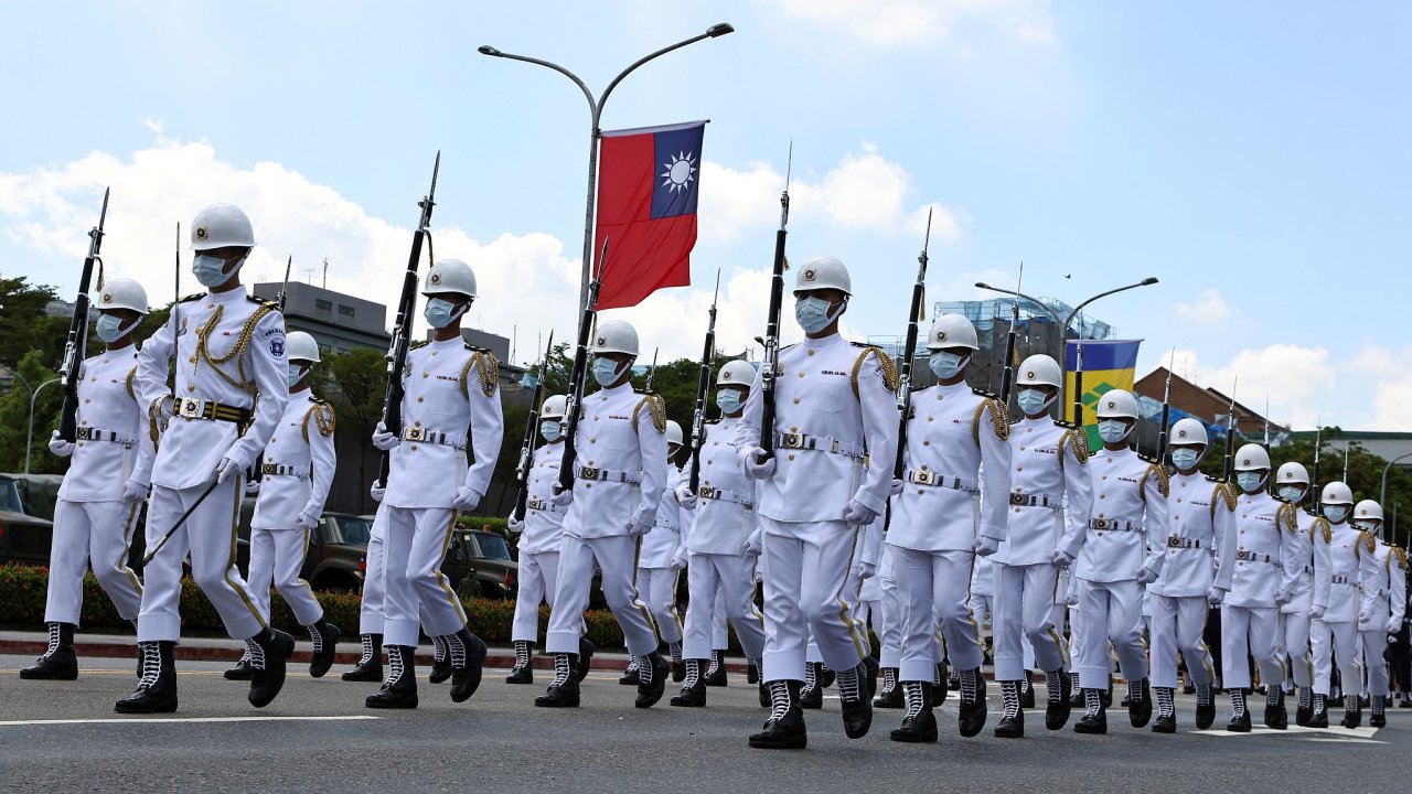 Vojenský pochod v Tchaj-peji.