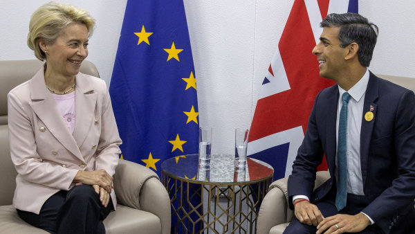 Konečně tečka za brexitem? Britský premiér Sunak s EU domluvil kompromis ohledně Severního Irska