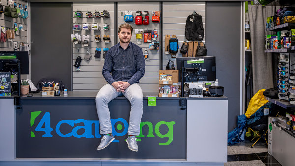 Okolo miliardového outdoorového obchodu 4camping krouží zájemci. Nebráníme se diskusím, říkají zakladatelé