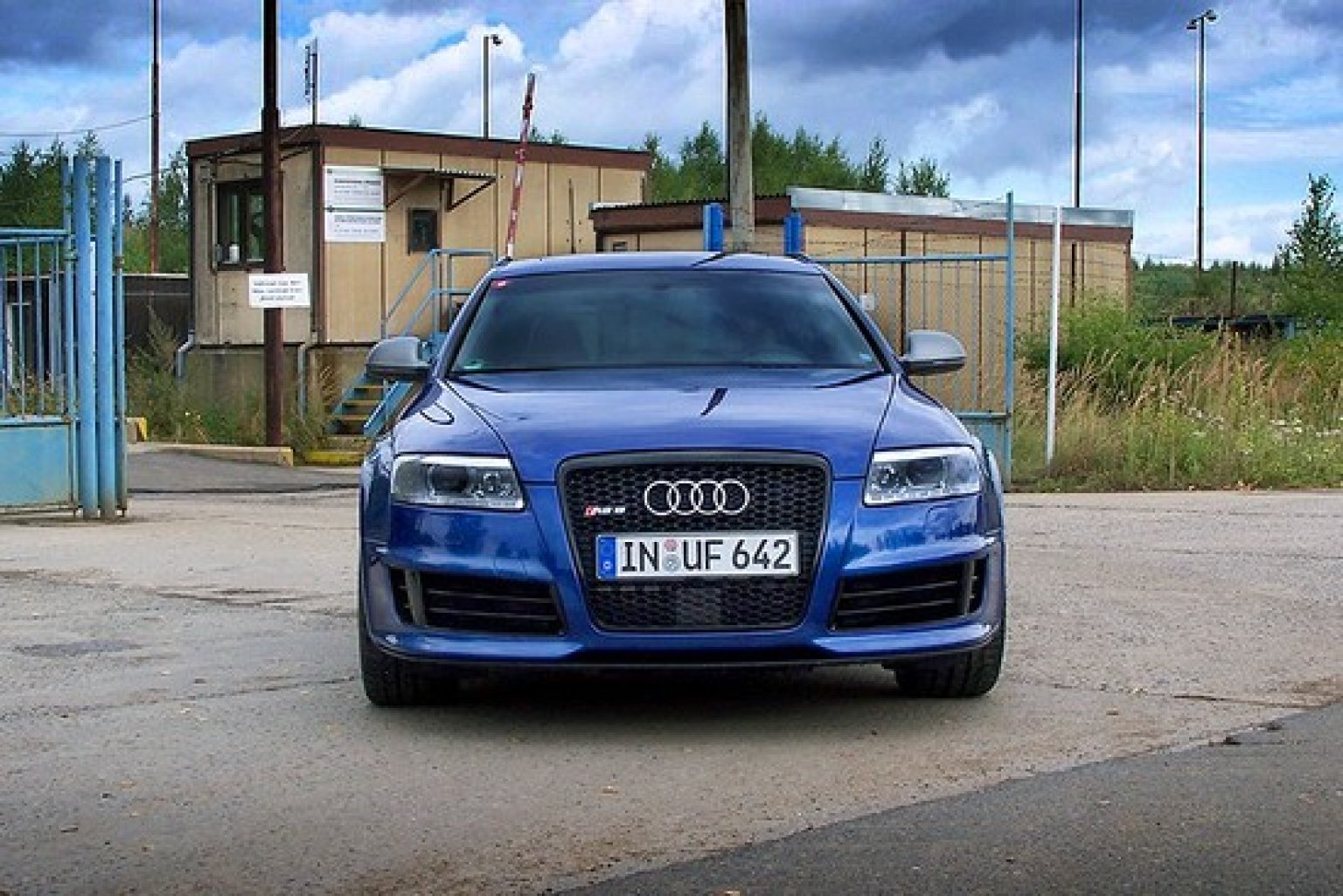 957110131_audi_rs6_avant_01_550x367_.jpg