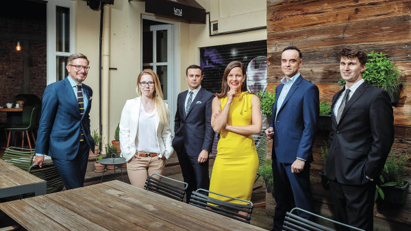Inovativní právníci 2017 (zleva) Robert Neruda, Jana Sedláková, Jan Sůra, Tereza Jandáčková, David Plch a Ondřej Materna.