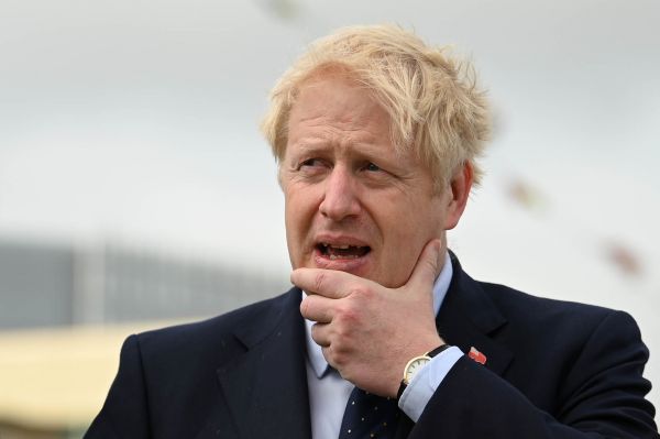 Boris Johnson zaíná couvat z odhodlání na brexit bez dohody.
