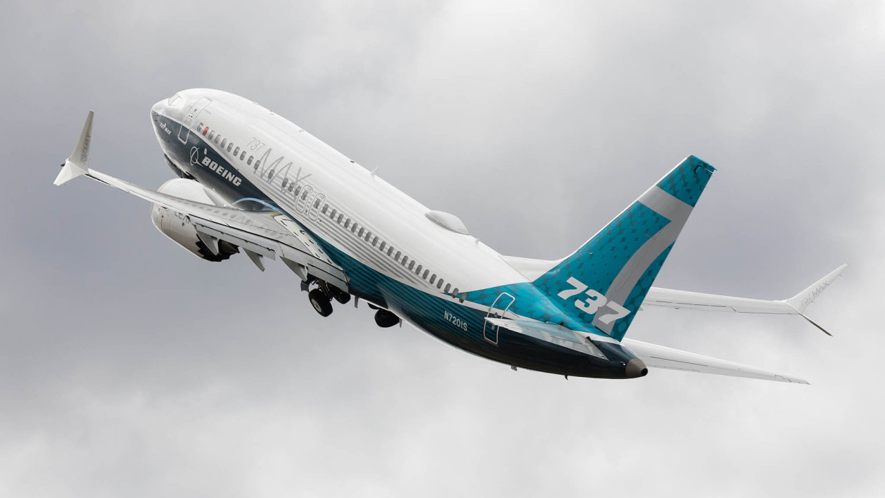 Boeing 737 Max je nejprodávanějším strojem v historii firmy. Kvůli špatnému systému ale byly všechny stroje rok a půl odstavené na zemi.