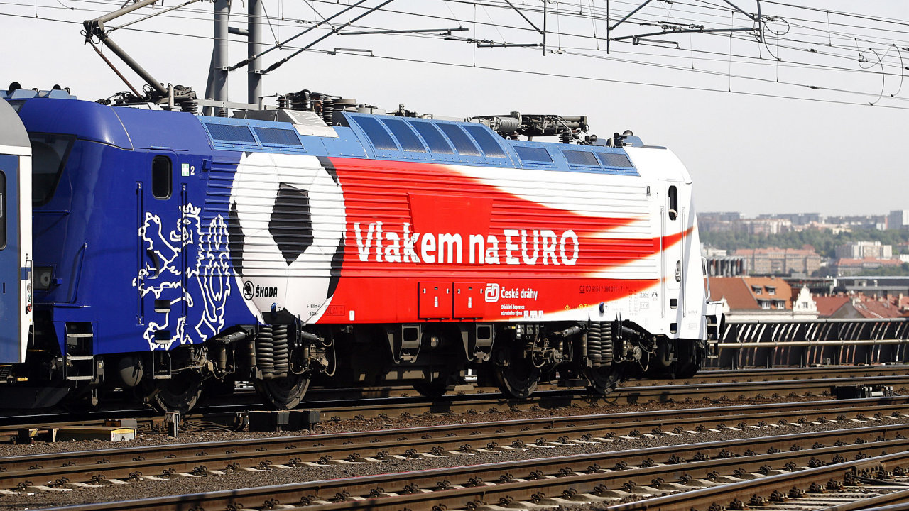 Fanouci mohou na Euro vlakem