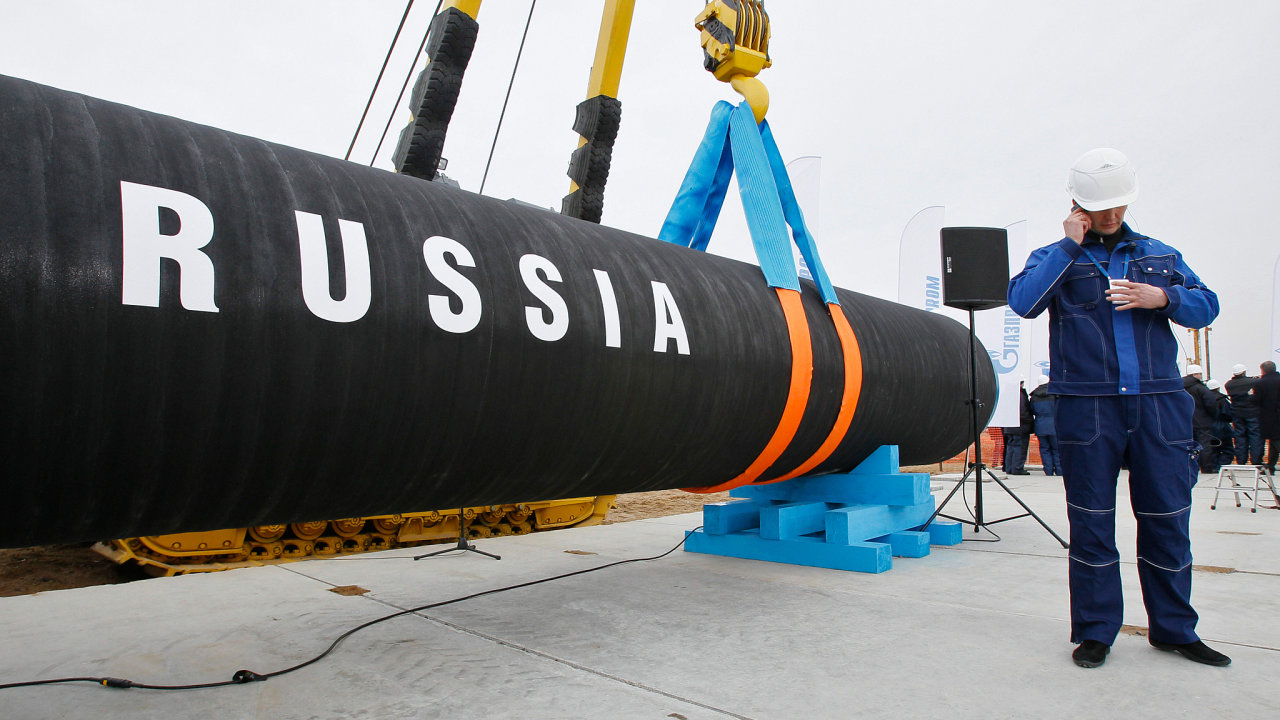 Zahájení výstavby plynovodu Nord Stream v zálivu Portovaya, asi 170 km severozápadnì od Petrohradu.