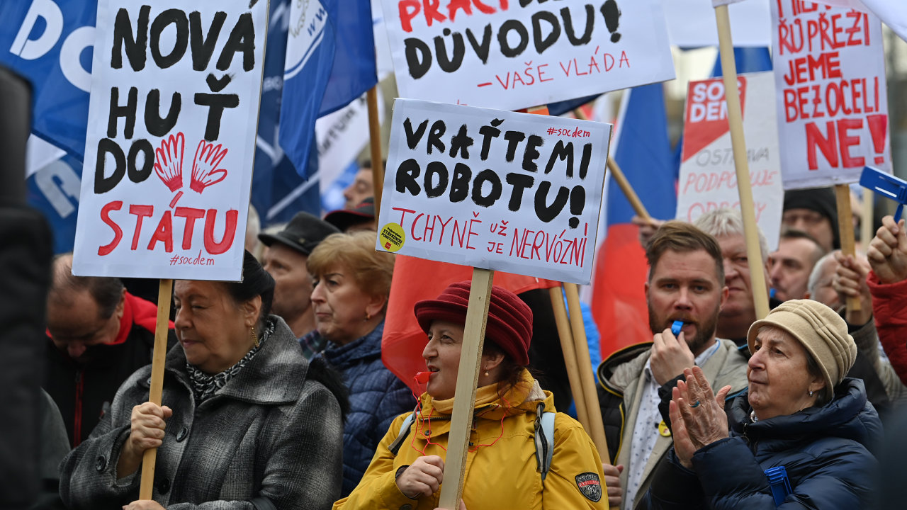 Protestn mtink za zachovn vroby oceli v Liberty Ostrava