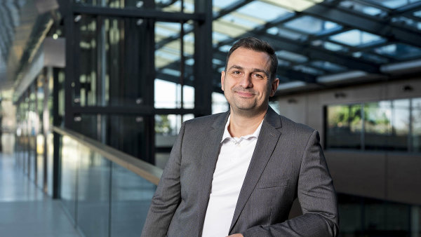 Petr Hir�, �editel AI Transformation ve spole�nosti O2