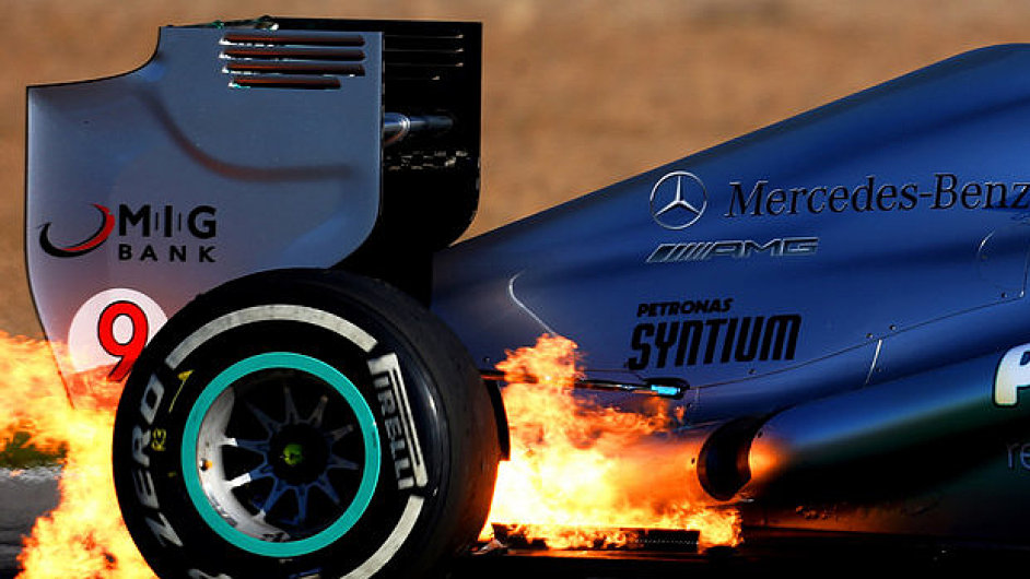 Por vozu Nico Rosberga v Jerezu