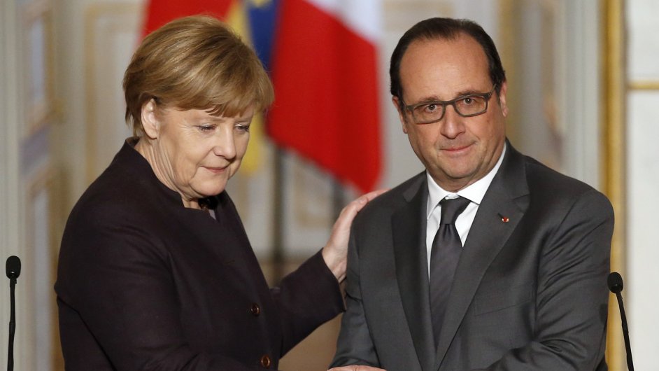 Nmeck kanclka Angela Merkelov a francouzsk prezident Francois Hollande na setkn v Elysejskm palci.