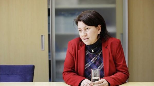 Nebudeme reagovat na ka�dou hloupost. Pr&aacute;vni�ka z centra proti dezinformac&iacute;m odpov&iacute;d&aacute; �ten&aacute;��m