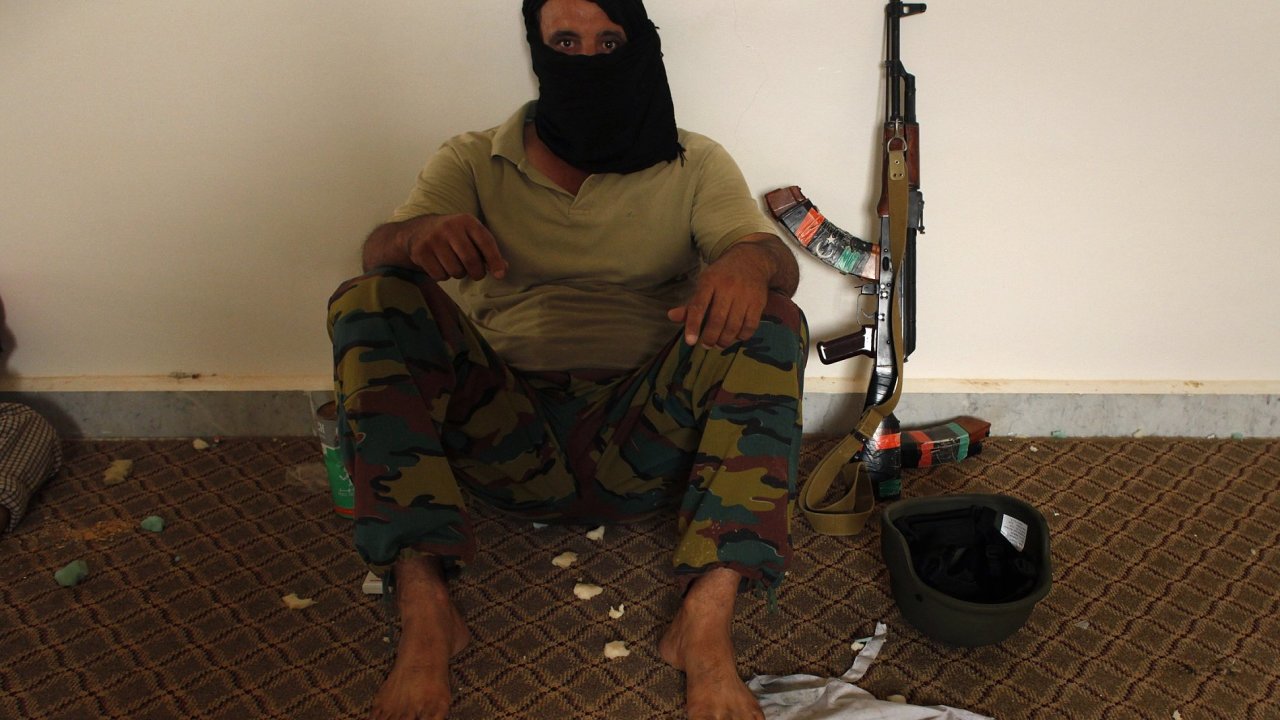 Ilustran foto - Libyjsk povstalec