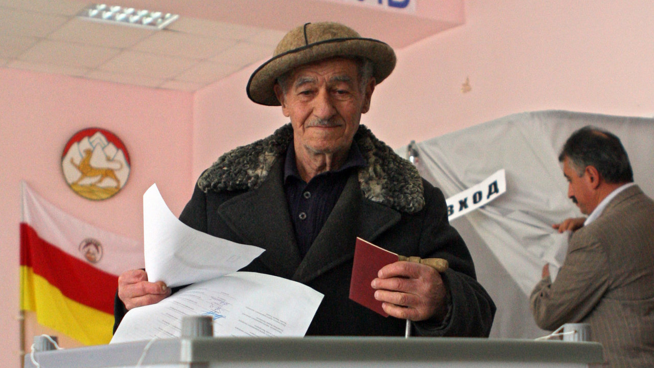 Star mu pi prezidentskch volbch v Jin Osetii.