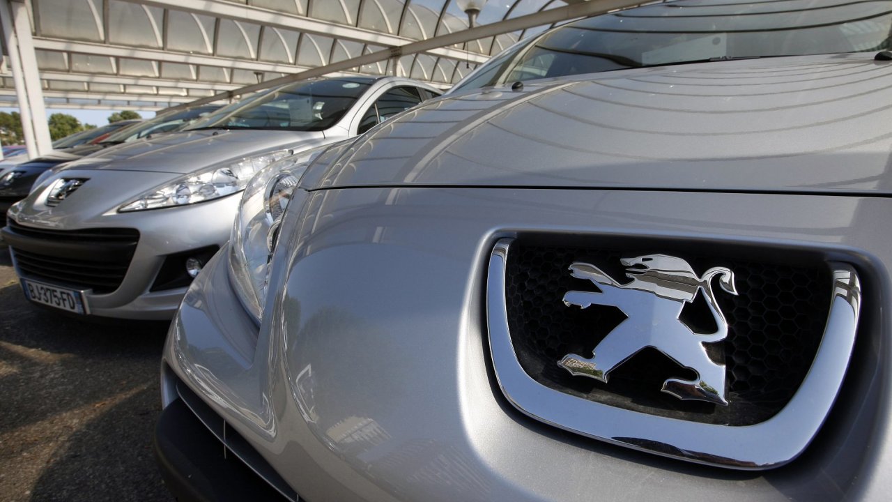Peugeot se potp v problmech. Zvednou ho podprn opaten vldy?