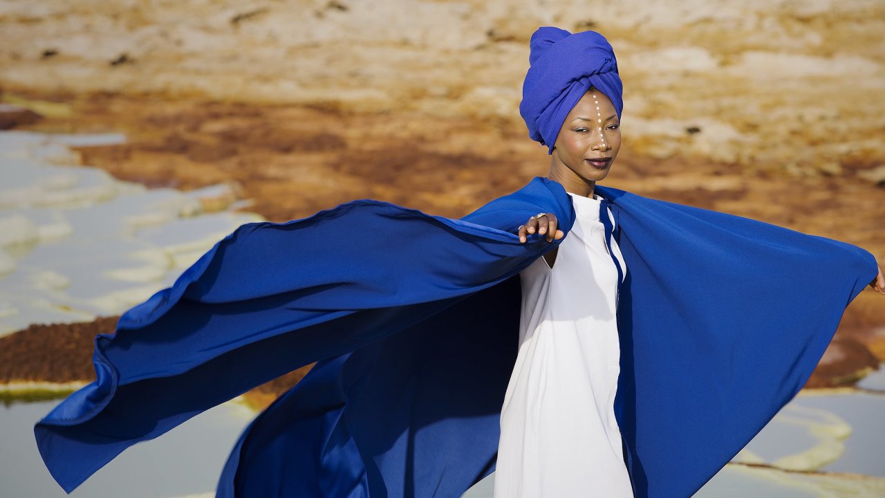 Fatoumata Diawara: „Nejdøív se rozpláèu, pak pøijde písnièka. To je blues.“