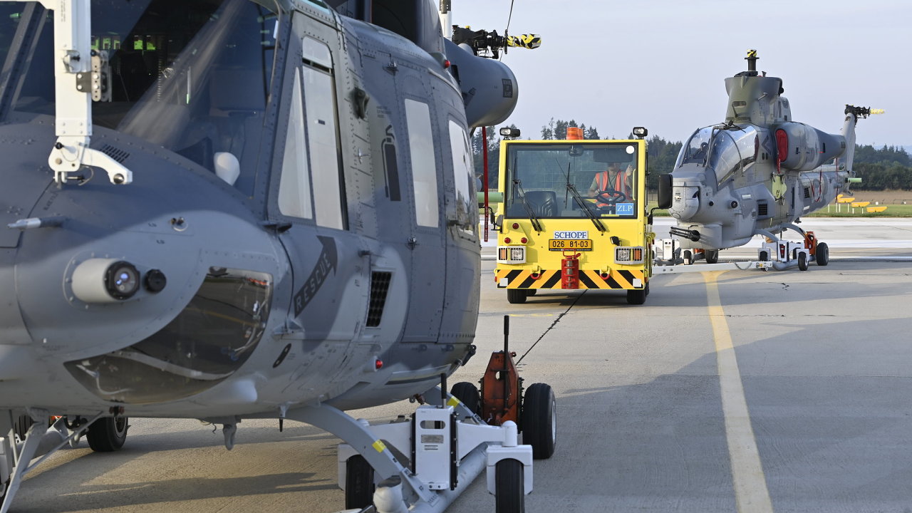 UH-1Y Venom, Bell AH-1Z Viper, vrtulnk, helikoptra, Nm욝 nad Oslavou