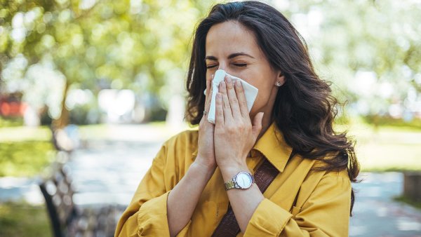 Alergie, nachlazení i covid. Naráz by před nimi mohla ochránit revoluční vakcína ve spreji