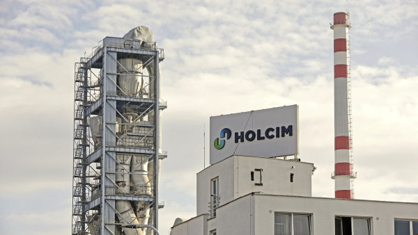 Cement�rna v ��kovic�ch (pat�� �v�carsk�mu koncernu Holcim) spou�t� novou...