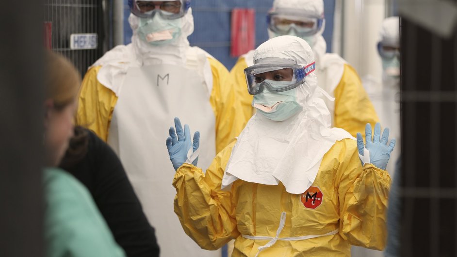 Boj s ebolou vyžaduje pøísná zdravotnická opatøení. Ilustraèní foto