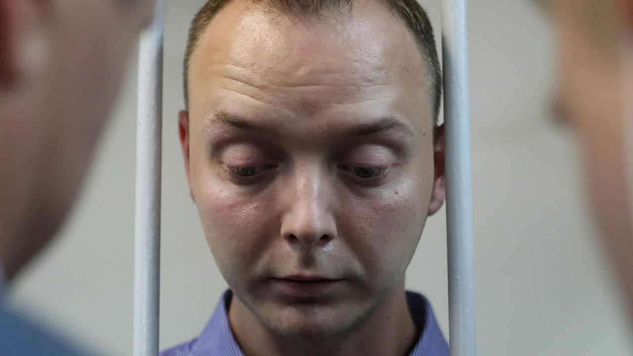 Bývalý ruský novináø Ivan Safronov je obvinìný z vlastizrady kvùli údajné spolupráci s èeskou rozvìdkou.