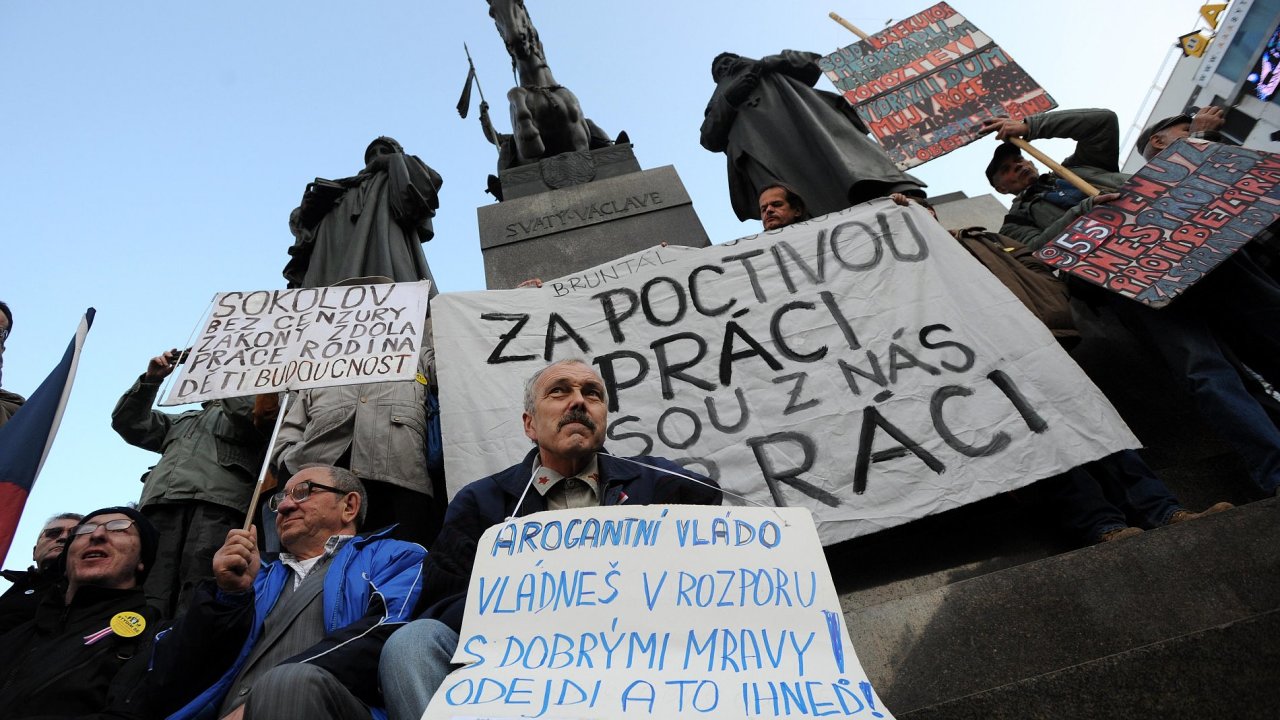 Demonstrace proti vld v Praze.
