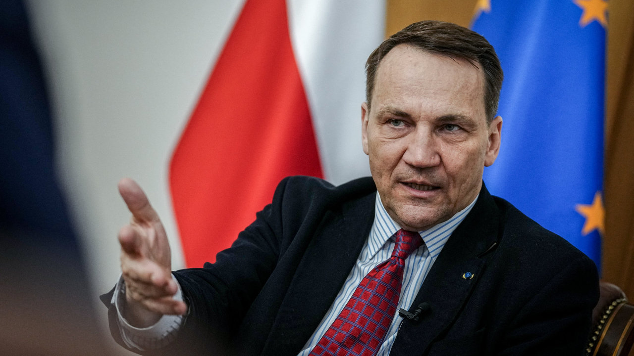 Polsk ministr zahrani Radoslaw Sikorski velmi ocenil eskou munin iniciativu pro Ukrajinu.