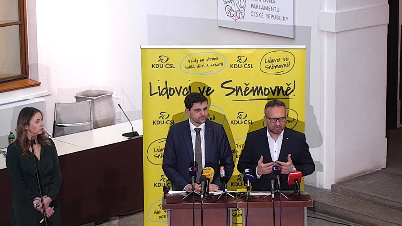 Poslanci Petr Hlad�k (KDU-�SL) a Marian Jure�ka (KDU-�SL) spustili petici na podporu Nov� zelen� �spor�m.