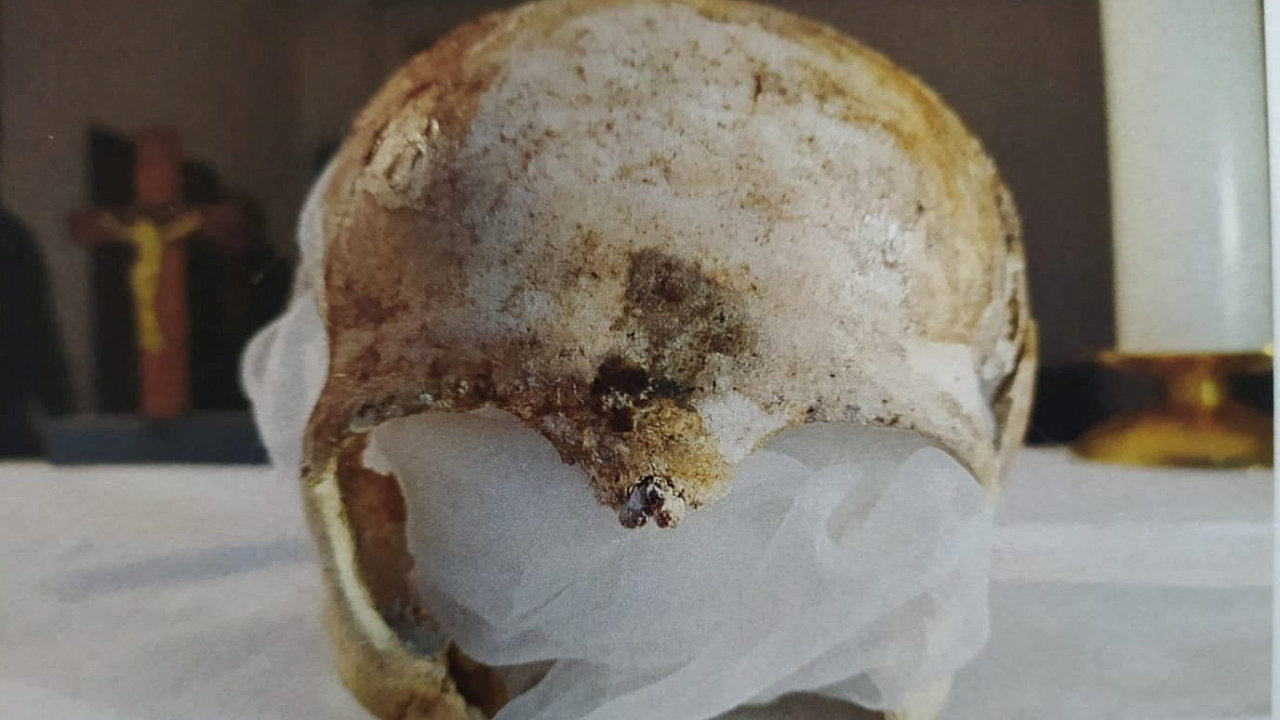 Unknown thief steals 800-year-old skull, believed to be that of Saint Zdislava of Lemberk, in Jablonne v Podjestedi