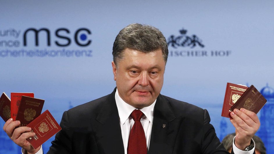 Poroenko vythl rusk pasy. Ukrajinsk prezident na mnichovsk bezpenostn konferenci podal Zpad o vojenskou podporu.