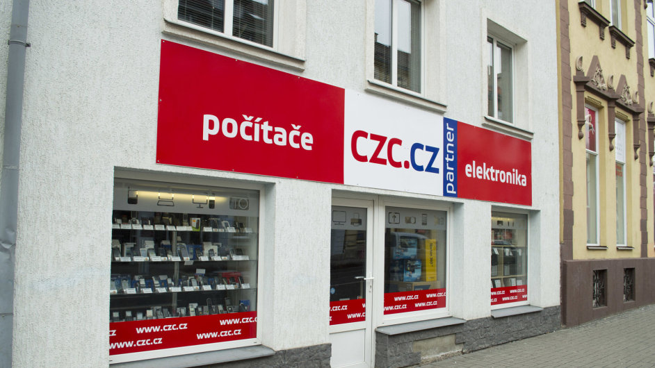 Do èeského internetového prodejce CZC.cz majetkovì vstoupili tuzemští miliardáøi Daniel Køetínský a Patrik Tkáè.