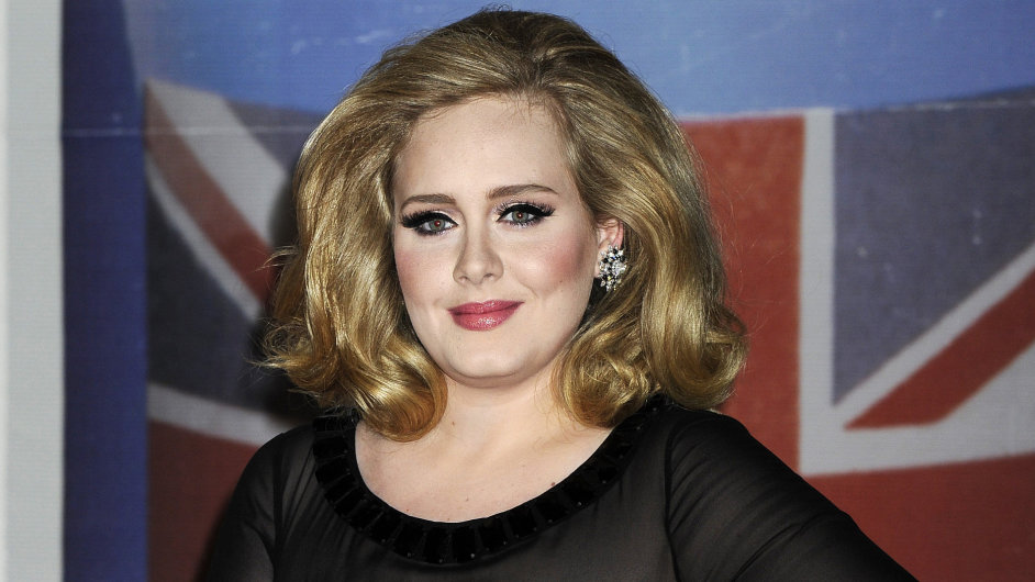 Zpvaka Adele na snmku z pedvn hudebnch cen Brit Awards 2012.
